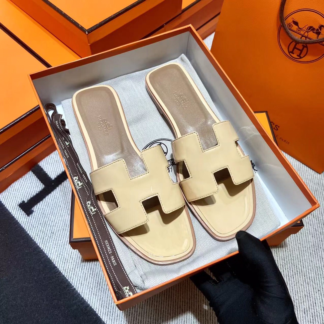 에르메스 올수공 오란 슬리퍼 샌들 페이던트 40